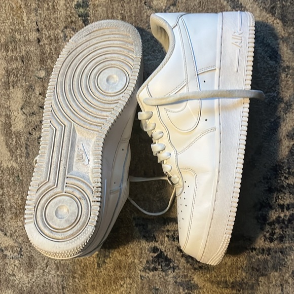 Nike Air Force 1 '07 DD8959-100 all white leather size 11 - Picture 5 of 7